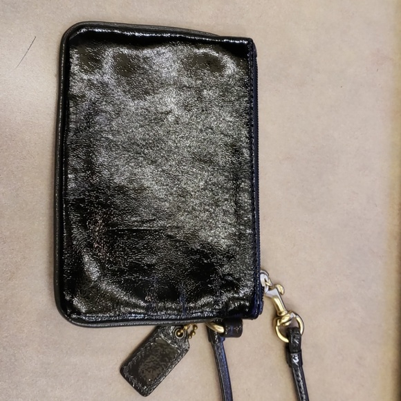 Coach authentic black patent leather wristlet - Picture 3 of 4